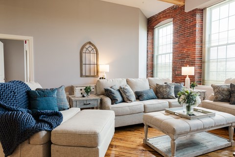 Floor plan for 3 beds, 2 baths, 1516 sqft